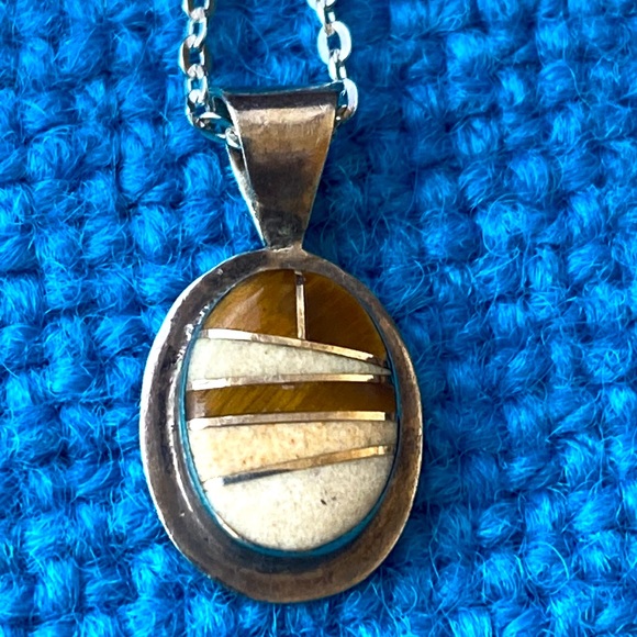 Richard Begay sterling silver inlay Tiger eye small pendant necklace - Picture 5 of 5